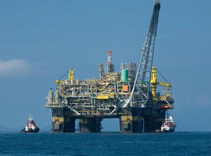 Brasil bate recorde histórico de exportação de petróleo em setembro com produção em alta