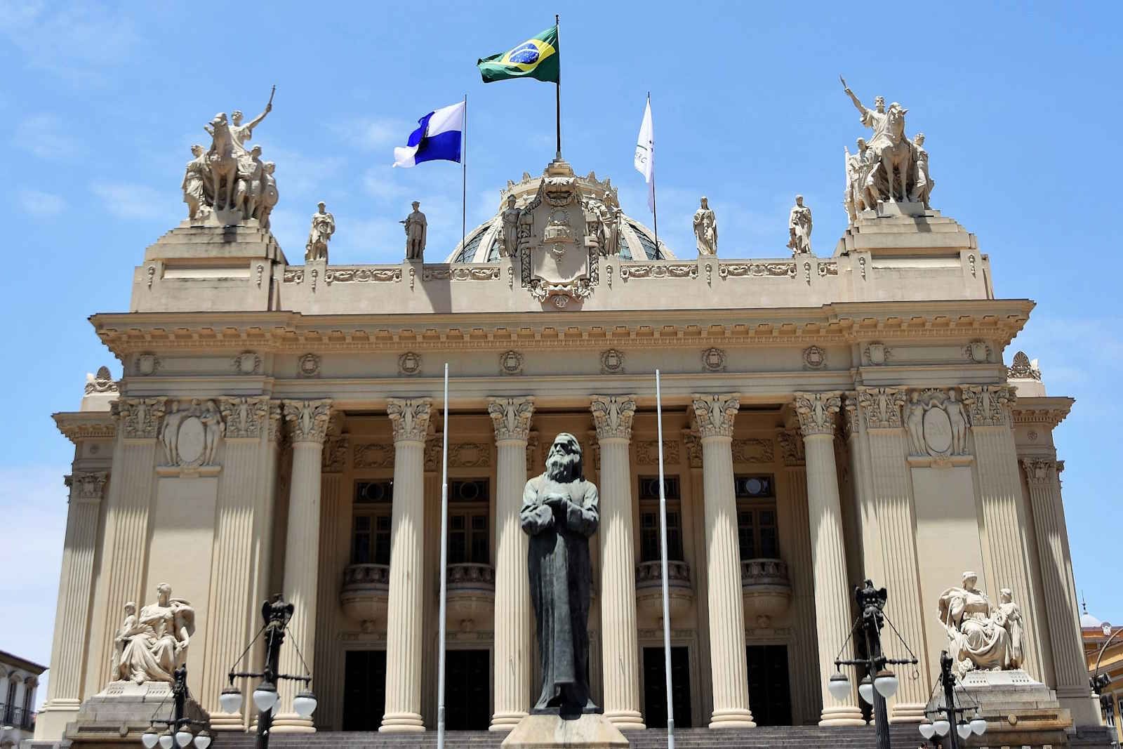 ICL alega riscos e pede rejeição de emenda à lei do devedor contumaz no Rio de Janeiro
