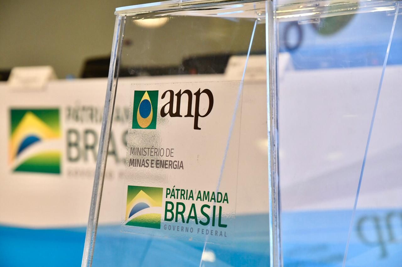 Revisão de norma sobre livro de movimentação de combustíveis é debatida em workshop