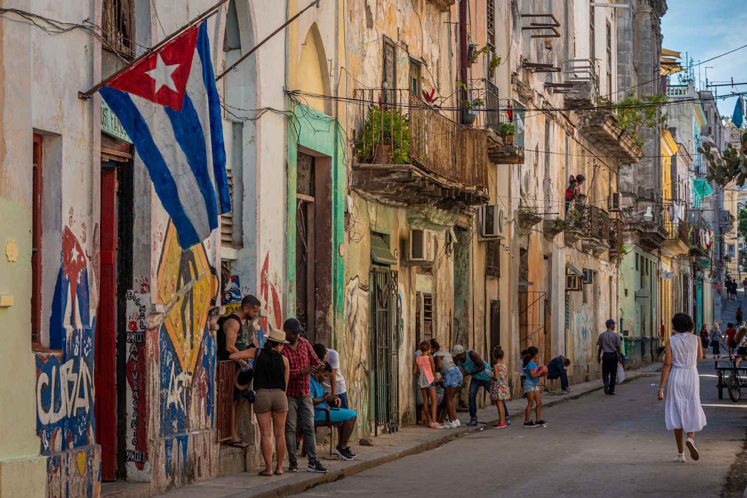 EUA interceptam 90 carregamentos de combustível para Cuba, que chama medida de “ilegal”