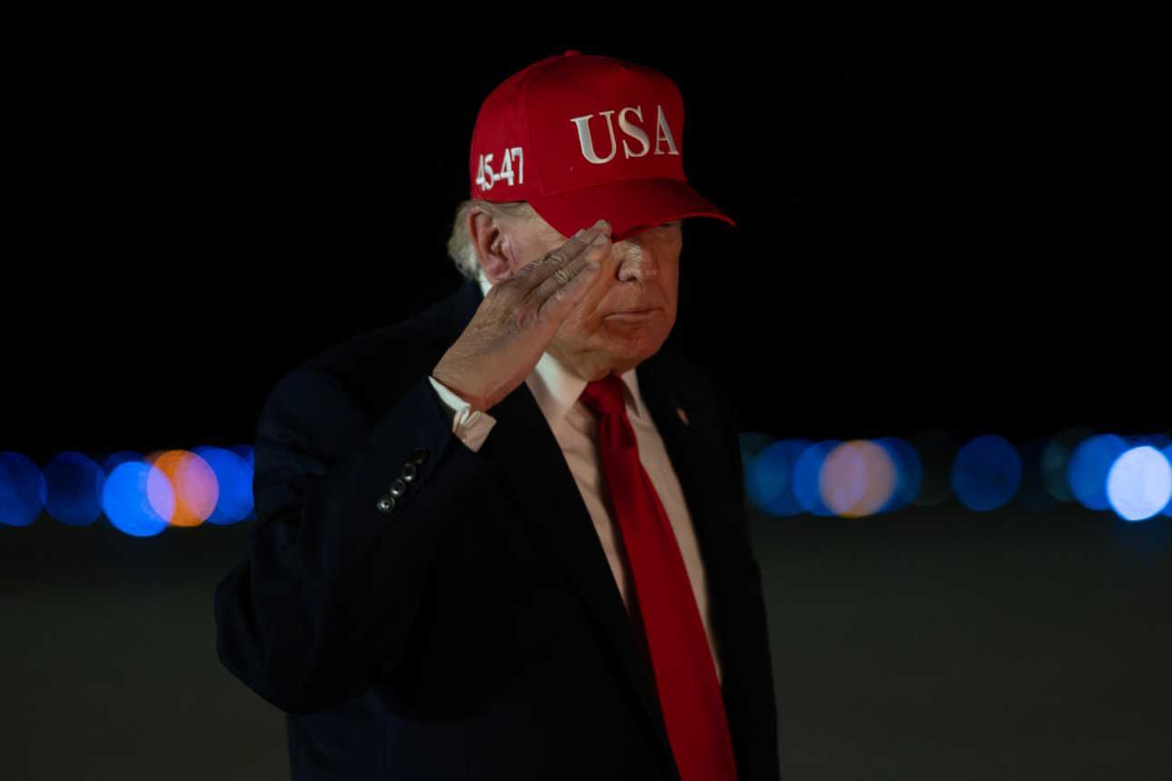 Trump anuncia mais US$ 8 bilhões para agricultores em meio à pressão eleitoral