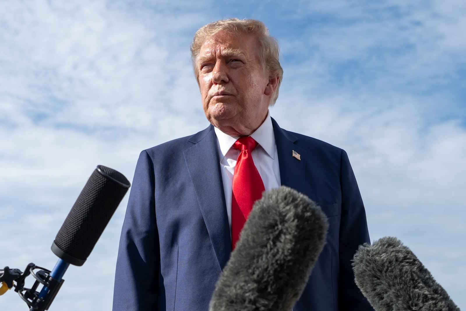 Trump apoia proibição da exportação de diesel conforme combustíveis atingem preços recordes