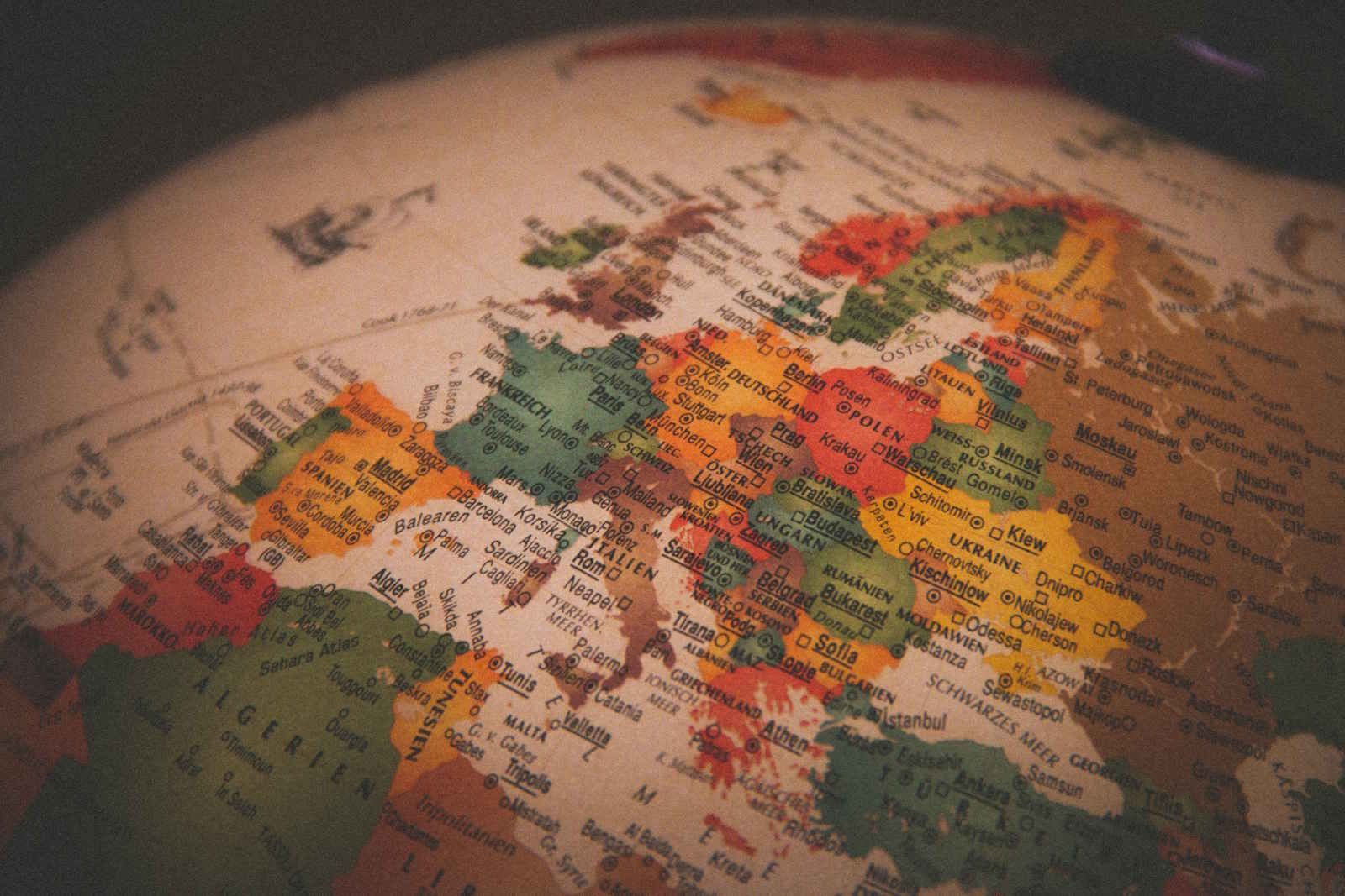 França e Alemanha chegam a um acordo sobre emissões de veículos e status do Reino Unido