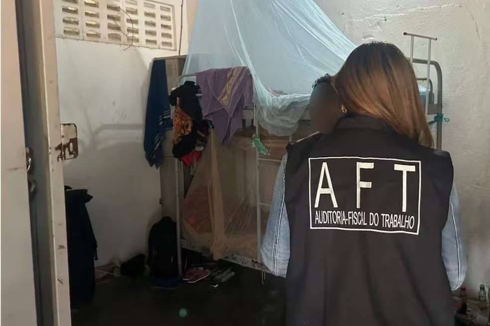 Fiscais resgatam 67 trabalhadores em condições análogas à escravidão em usina de Cabo Frio (RJ)