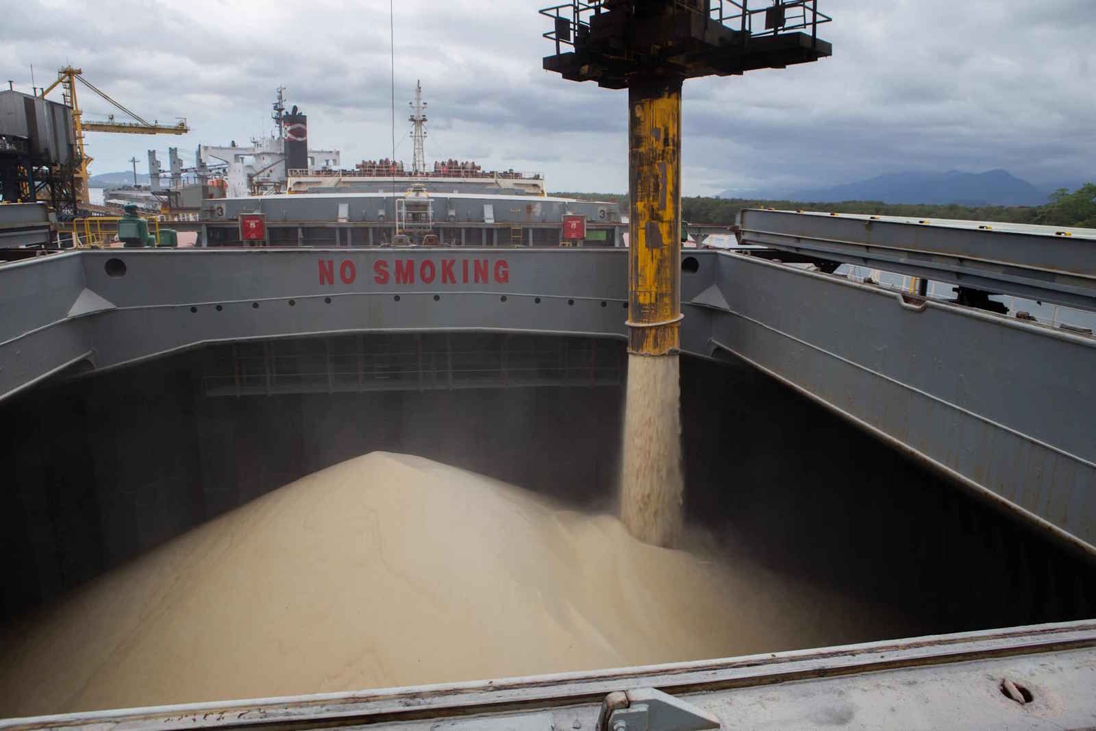 Medida dos EUA afeta US$ 30 milhões em exportações de açúcar do Nordeste